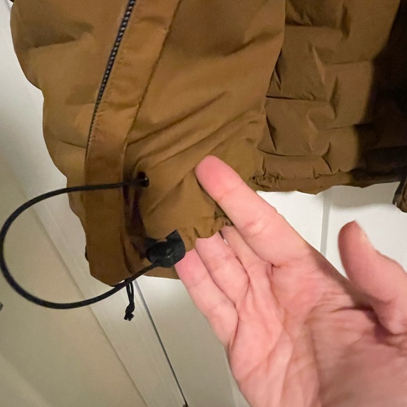 Marmot men’s winter jacket. Mustard color. Size XL. 700 fill. - Picture 8 of 8